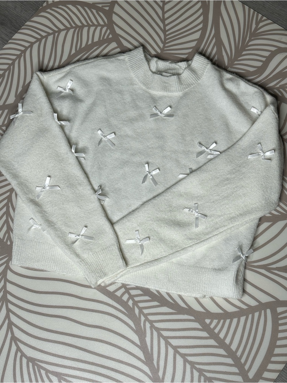 White Bow-Accent Women's Sweater - Brand